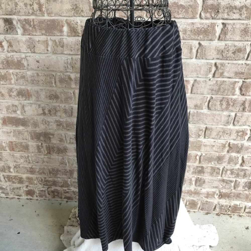 Robert Louis Maxi Skirt Black Gray Boho Hippie